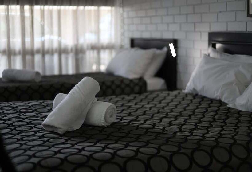 Номер Deluxe, The Town House Motor Inn