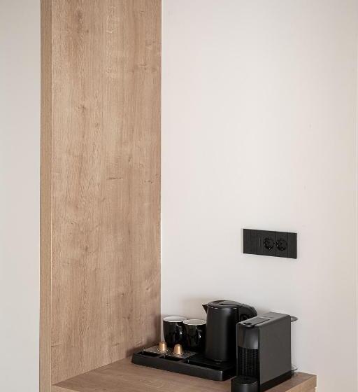 Escritório Superior, Iperion Beach