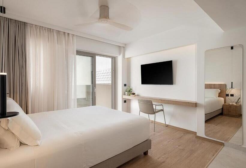 Escritório Superior, Iperion Beach