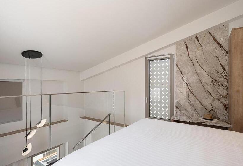 Bungalow Superior, Iperion Beach