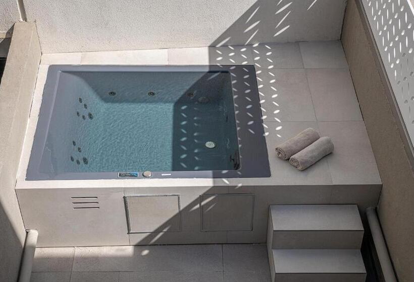 Escritório Estándar, Iperion Beach