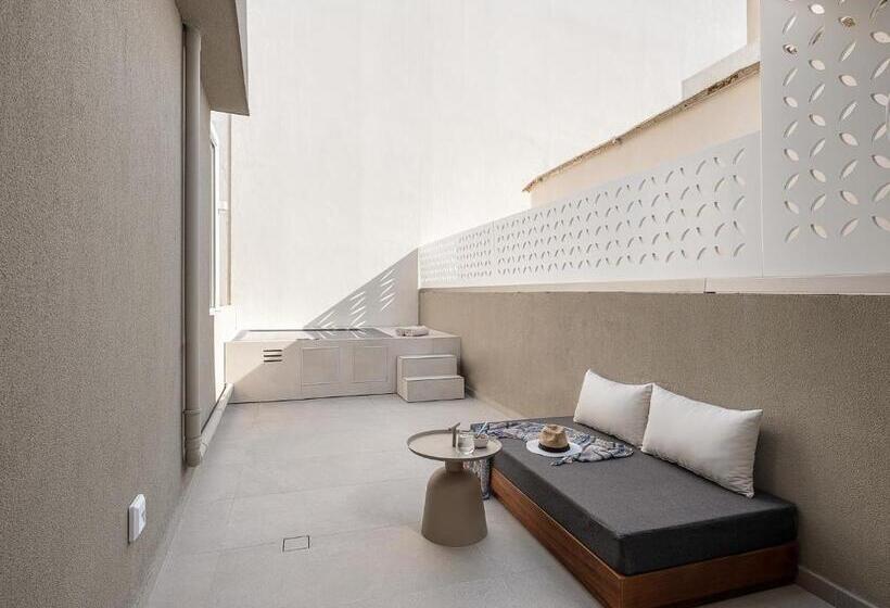 Escritório Estándar, Iperion Beach