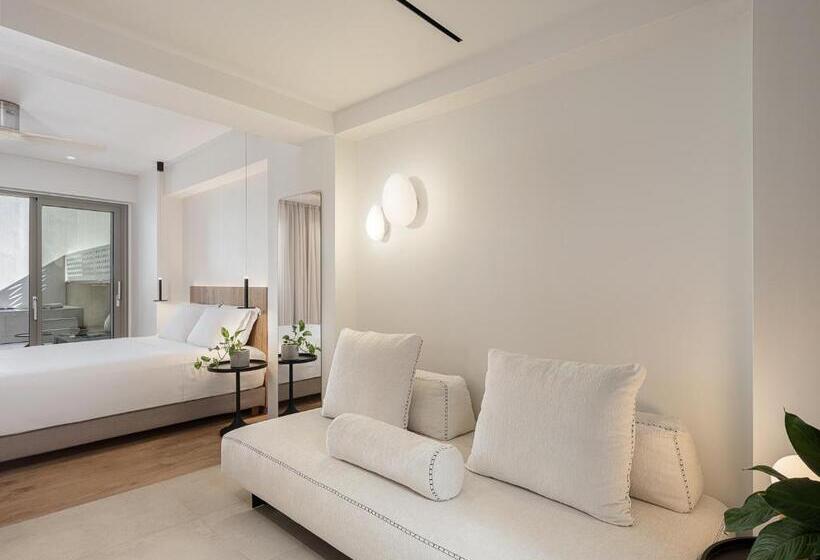 Escritório Estándar, Iperion Beach