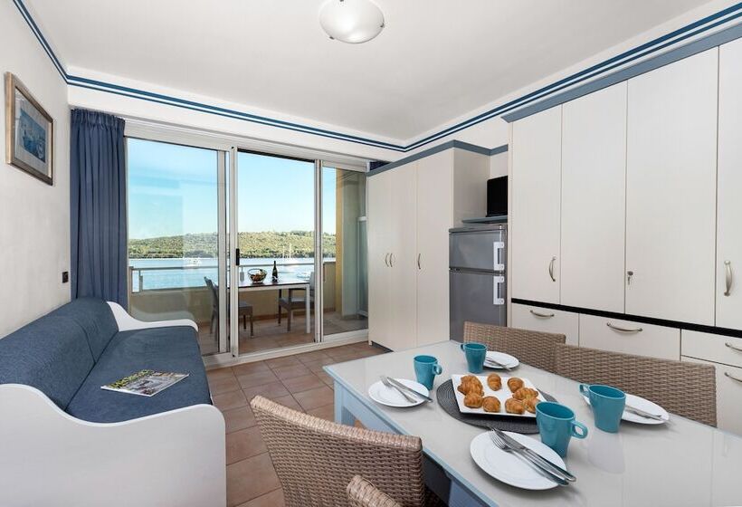 带一个卧室和一个阳台的海景公寓, Family Resort Del Mar