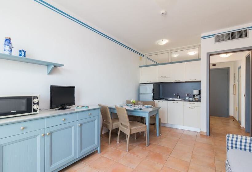 带一个卧室和一个阳台的海景公寓, Family Resort Del Mar