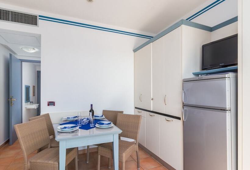 带一个卧室和一个阳台的海景公寓, Family Resort Del Mar