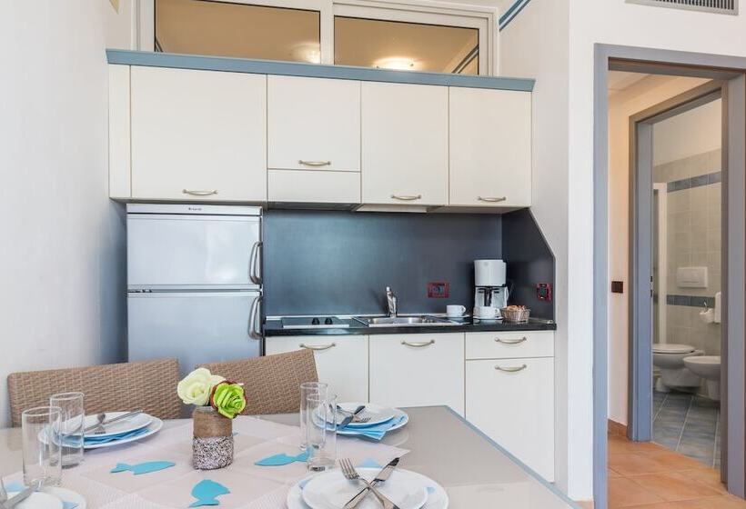 带一个卧室和一个阳台的海景公寓, Family Resort Del Mar