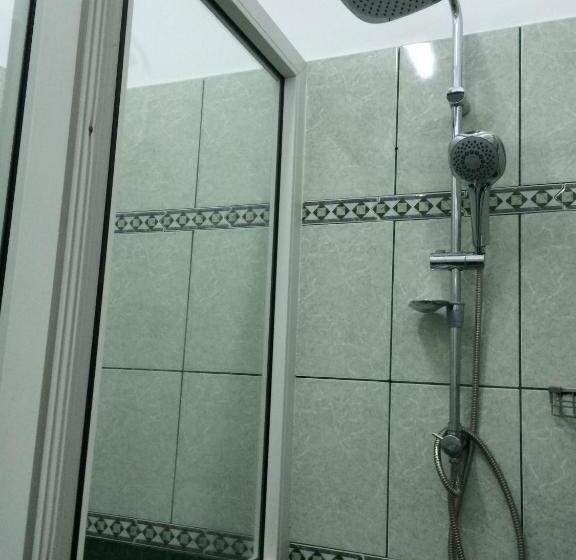 חדר סטנדרד יחיד חדר אמבטיה משותף, Retro Hostel