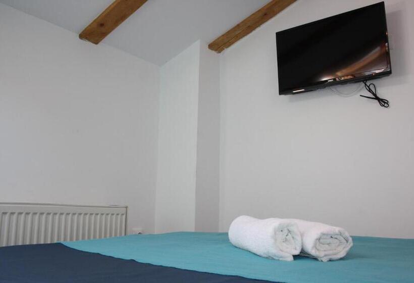اتاق استاندارد, Retro Hostel