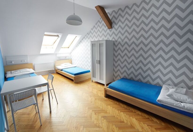 バスルーム共有のトリプルスタンダード, Dizzy Daisy Hostel