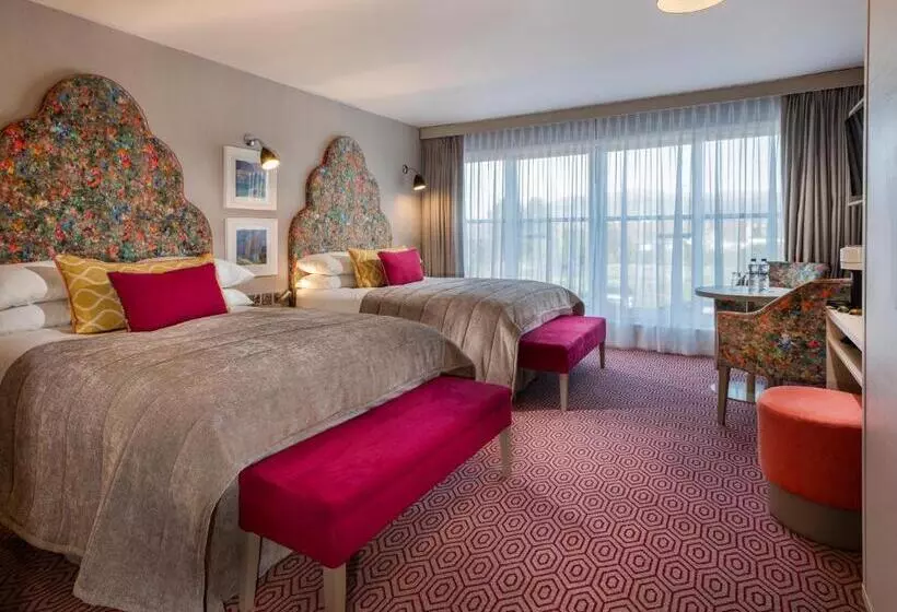 エグゼクティブファミリールーム, Four Seasons Hotel, Carlingford