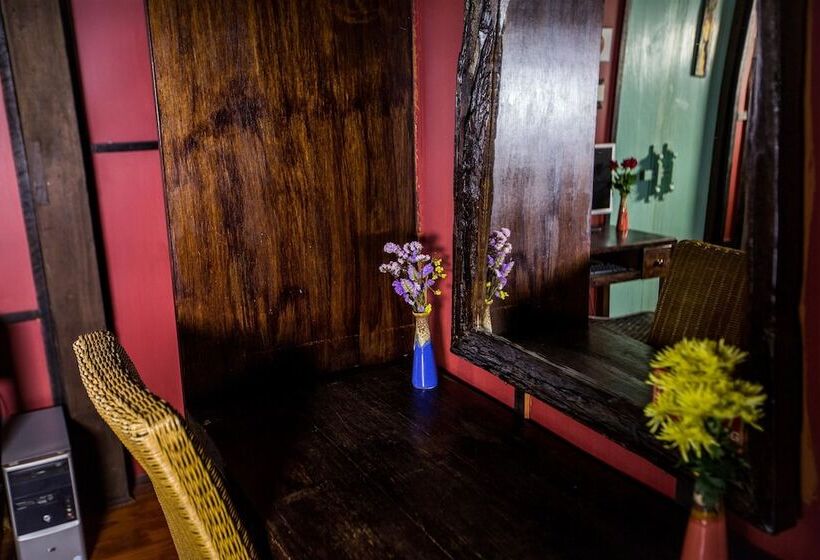 豪华房间, Buri Gallery House