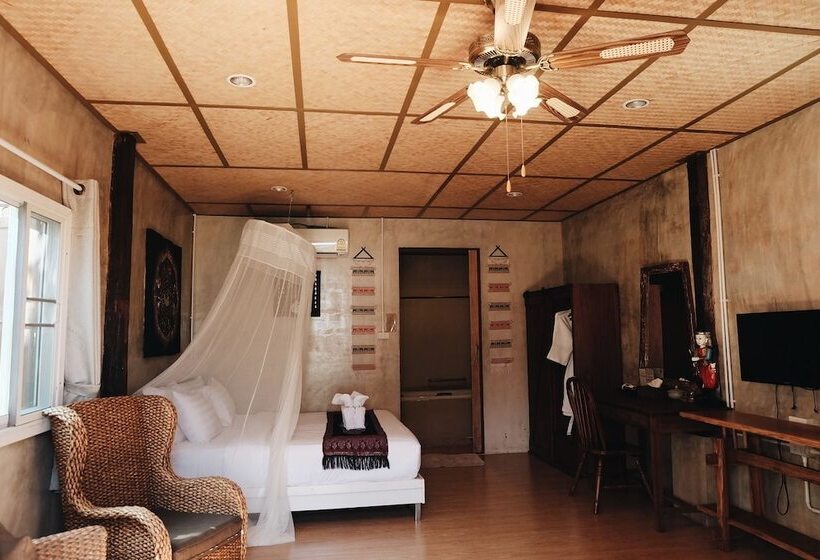 ویلای 1 خوابه, Buri Gallery House