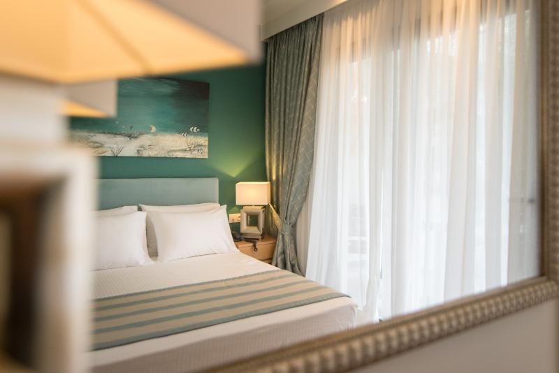 غرفة قياسية فردية, Flegra Palace