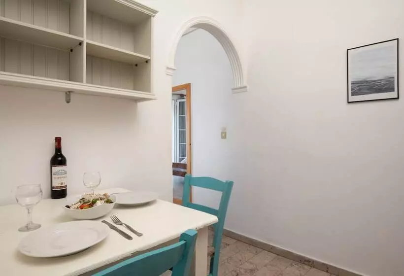 استودیوی سوپریور, Island Kavos