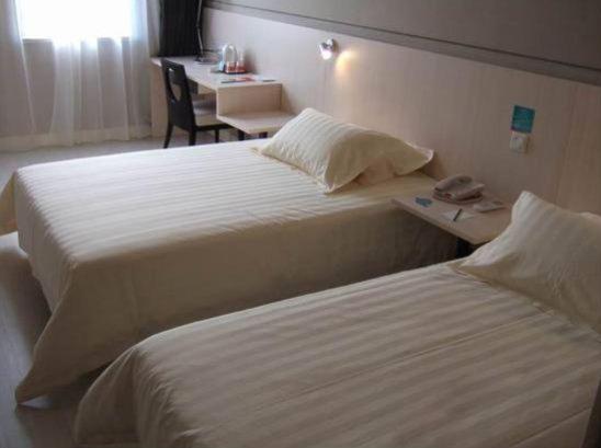 Standart Oda, Jinjiang Inn   Nanjing Train Station 1