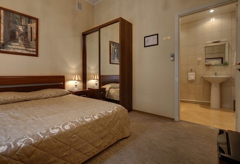 标准间, Sonata At Palace Square