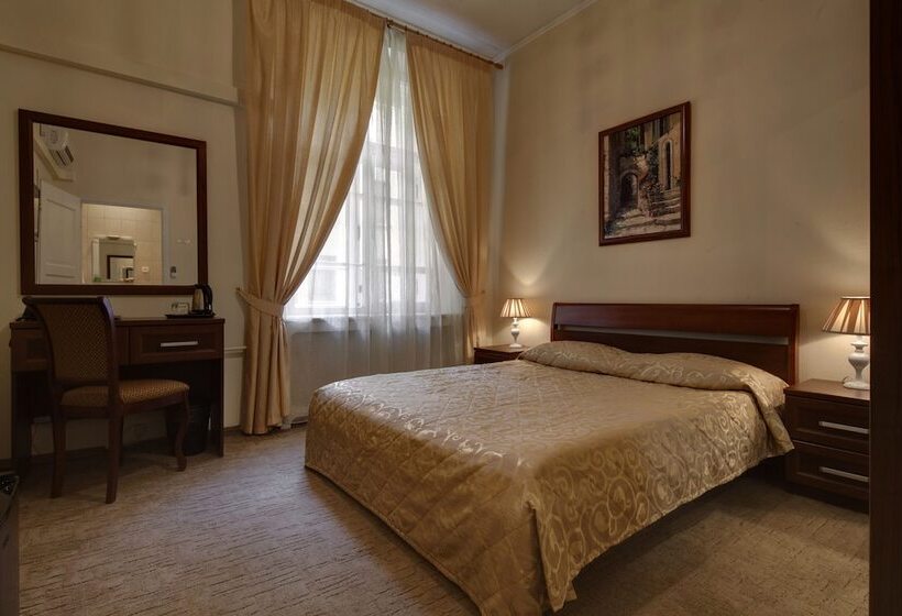 标准间, Sonata At Palace Square