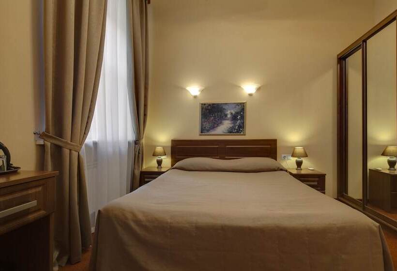 标准间, Sonata At Palace Square