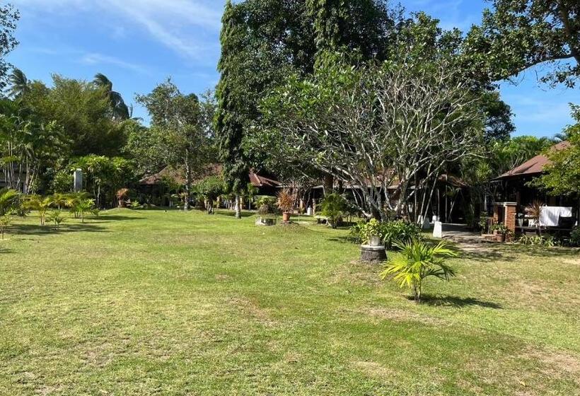 Estudio Estándar, Suan Ban Krut Beach Resort