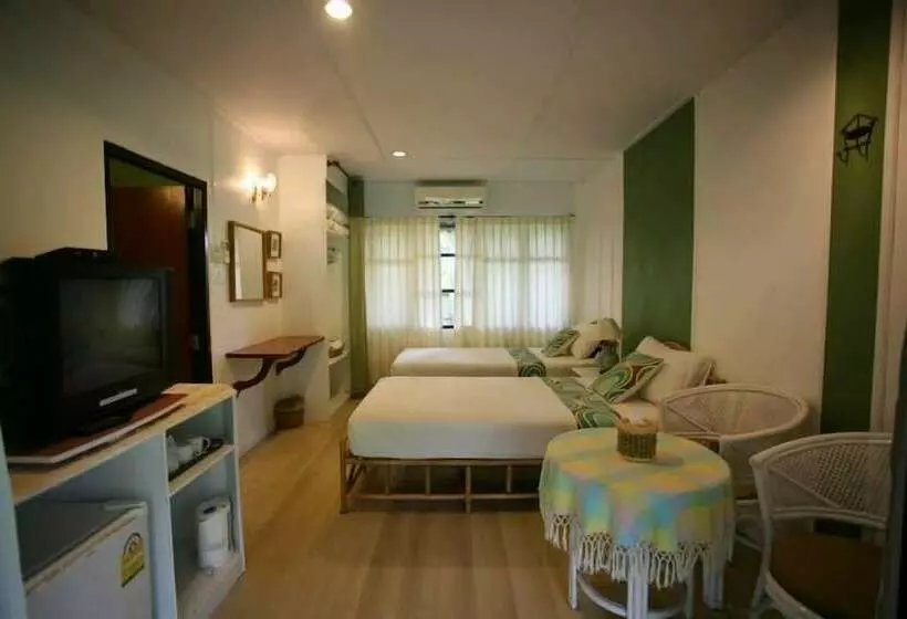 スタンダードスタジオ, Suan Ban Krut Beach Resort