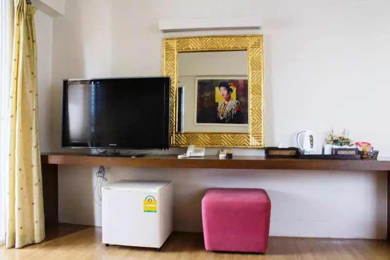 اتاق لوکس, Villa Cha Cha Banglumphu