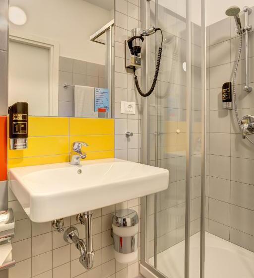 标准三人间, Meininger Milano Garibaldi