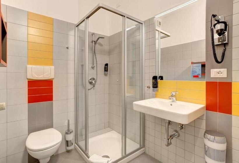 四人标准间, Meininger Milano Garibaldi