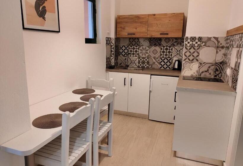 带1个卧室的豪华公寓, Valentinos Apartments