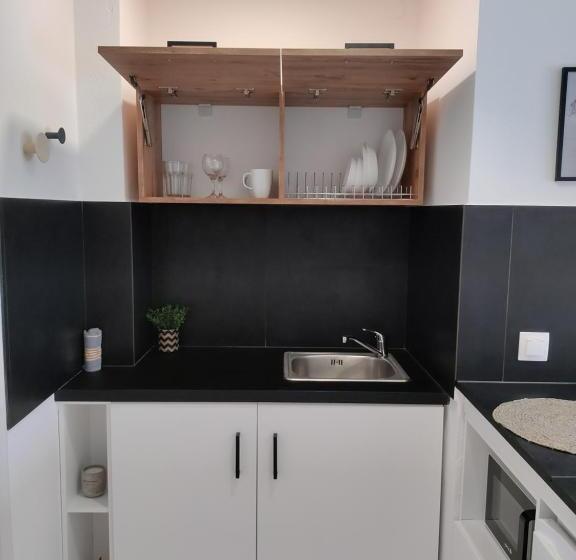 Студио Стандарт Вид на Бассейн, Valentinos Apartments