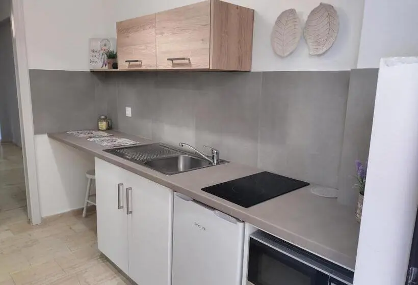 Deluxe-huone Puutarhanäkymä, Valentinos Apartments
