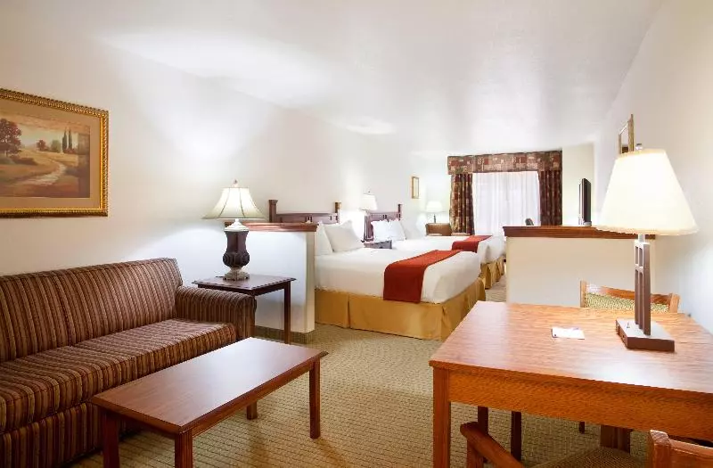 اتاق استاندارد با تخت بزرگ, Holiday Inn Express Hotel & Suites Mattoon, An Ihg