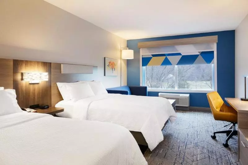 スイート, Holiday Inn Express Hotel & Suites Terre Haute, An Ihg