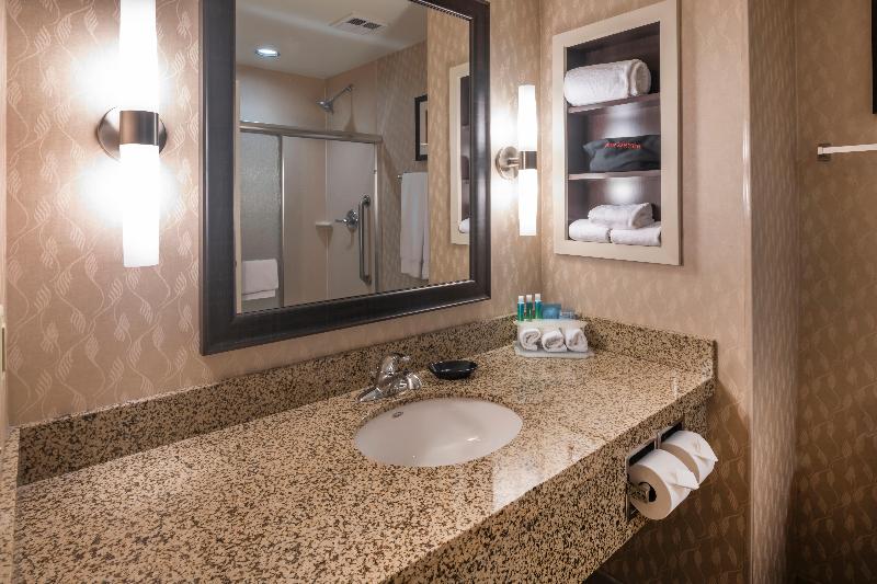 Номер Стандарт, Holiday Inn Express Hays, An Ihg