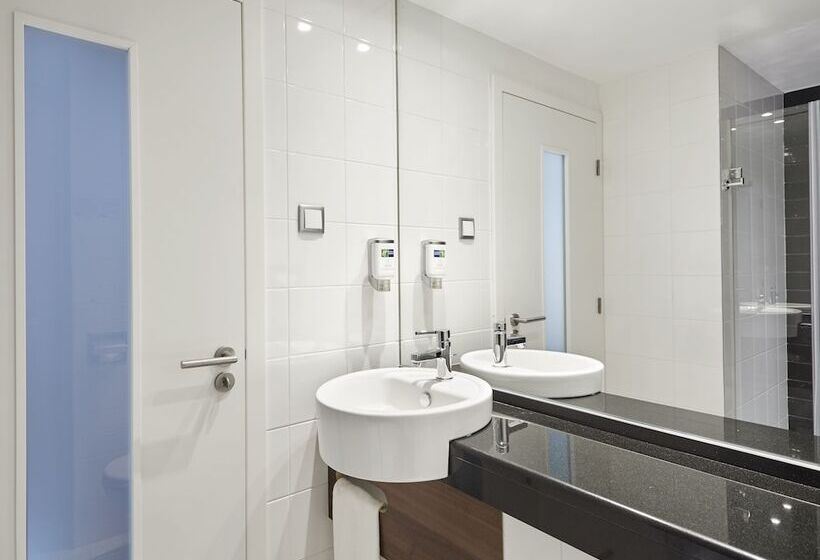 Номер Стандарт, Holiday Inn Express Lisbon Alfragide, An Ihg