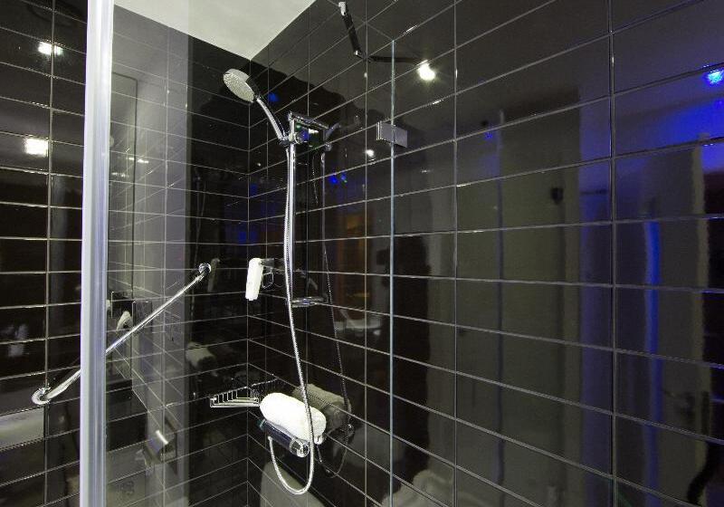 اتاق استاندارد, Holiday Inn Express Lisbon Alfragide, An Ihg