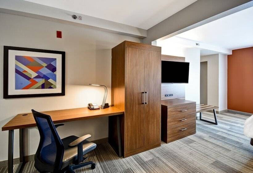 장애인을 위한 스위트, Holiday Inn Express & Suites Schererville, An Ihg