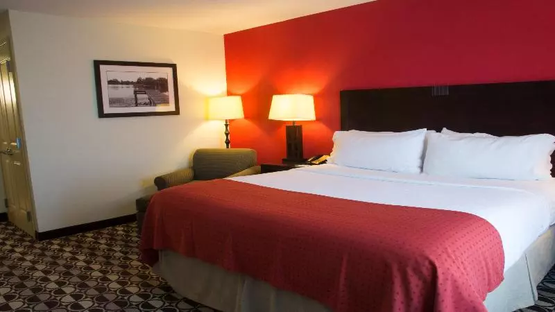キングサイズベッドのスタンダードルーム, Holiday Inn Saint Louis Fairview Heights, An Ihg