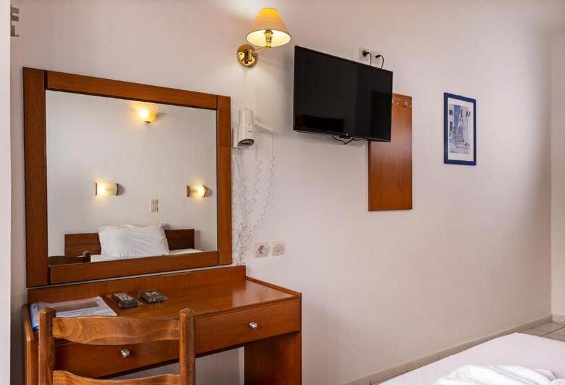 غرفة قياسية فردية, Kathrin Beach