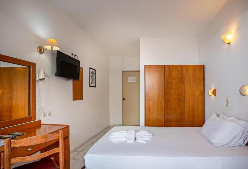 غرفة قياسية فردية, Kathrin Beach