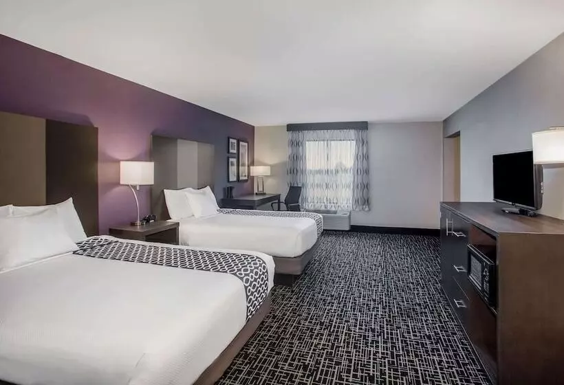 Deluxe-perhehuone, La Quinta Inn & Suits By Wyndham Pontoon Beach Il