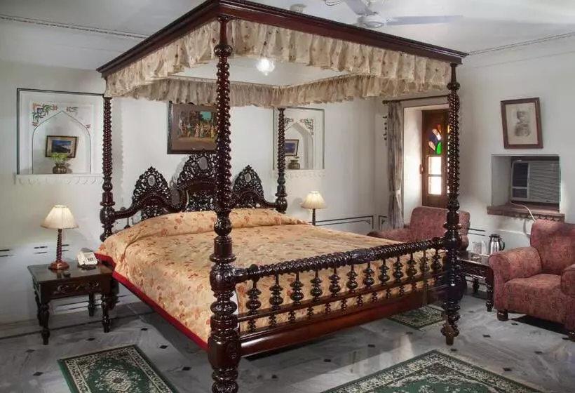 Svit, Pushkar Palace