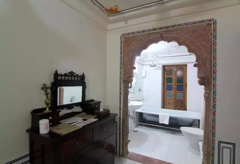 Svit, Pushkar Palace