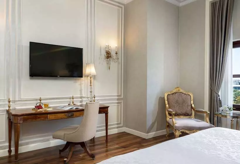 Deluxe Room King Bed & Views, Rixos Pera Istanbul
