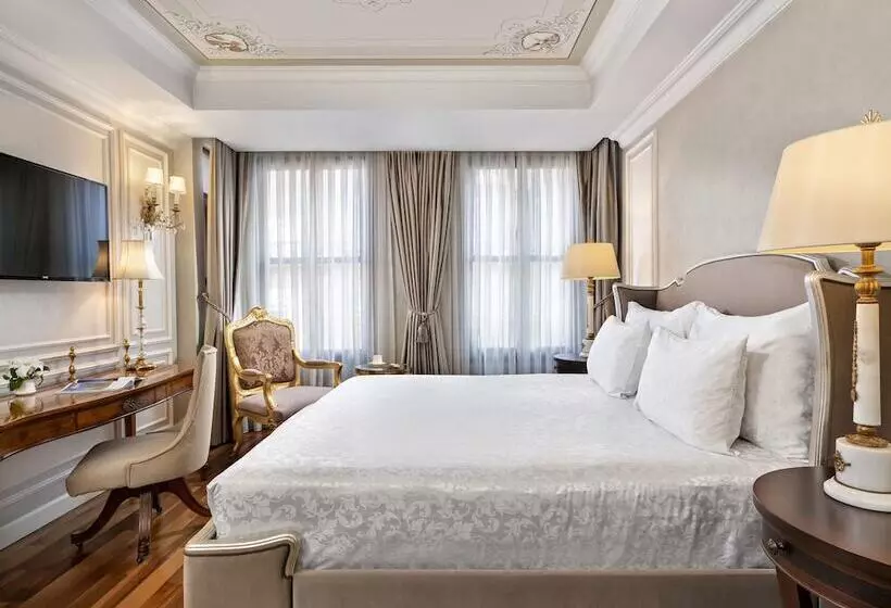 Junior Suite with Views, Rixos Pera Istanbul