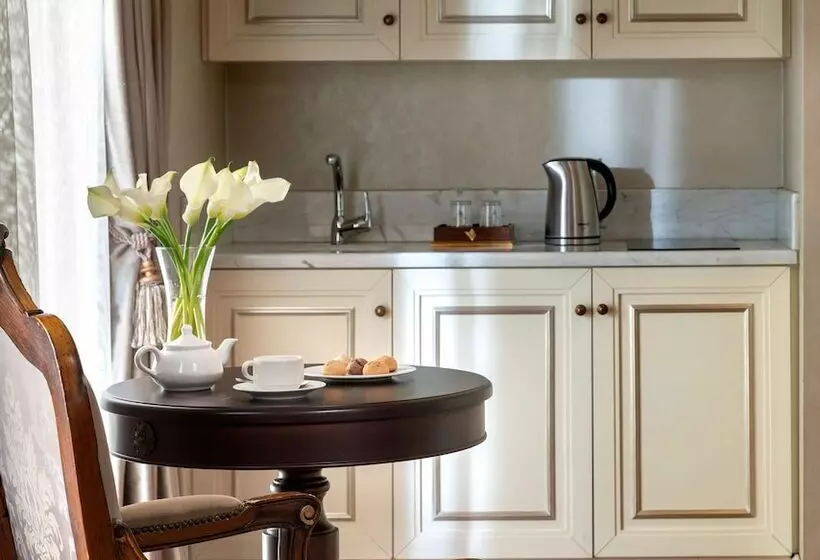 Suite with Views, Rixos Pera Istanbul