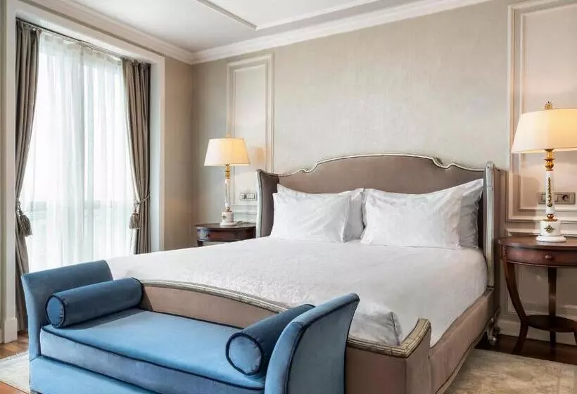 Superior Room King Size Bed, Rixos Pera Istanbul