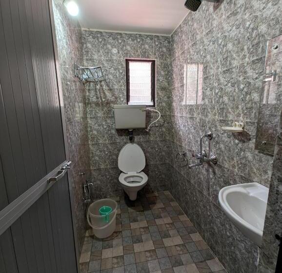 패밀리 스튜디오, Vinsons Cottages