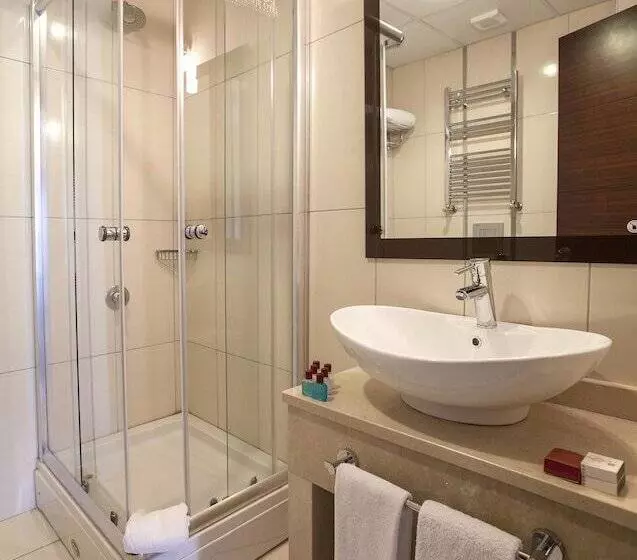 سوییت, Safir Hotel