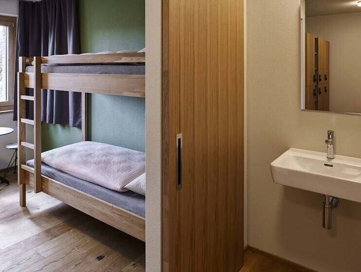 اتاق استاندارد با سرویس بهداشتی مشترک, Schaanvaduz Youth Hostel
